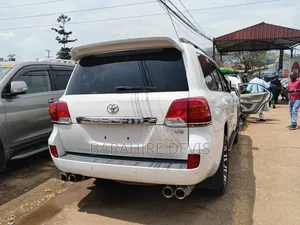 Toyota Land Cruiser 2013 White
