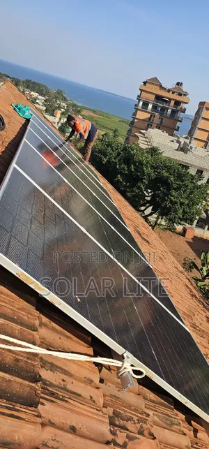 5kwh 24v Lithium Battery, 4kva Hybrid Inverter and 620w Solar Panels