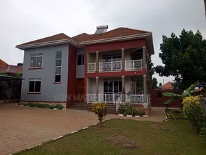 5bdrm Maisonette in Kitende Ntebe Rd, Central Division for sale