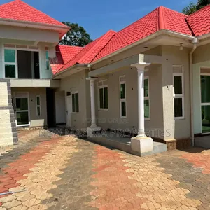 4bdrm House in Kawempe Kawanda, Central Division for sale