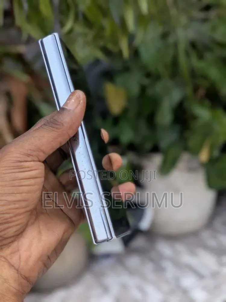 New Samsung Galaxy Z Fold4 256 GB Gray