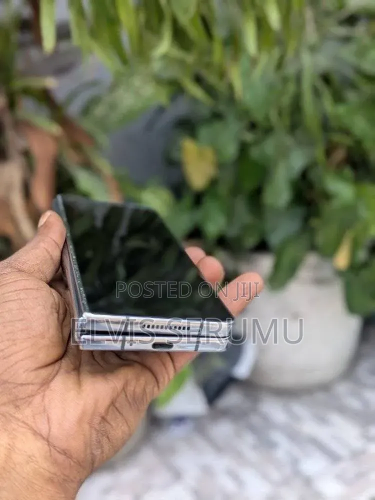 New Samsung Galaxy Z Fold4 256 GB Gray