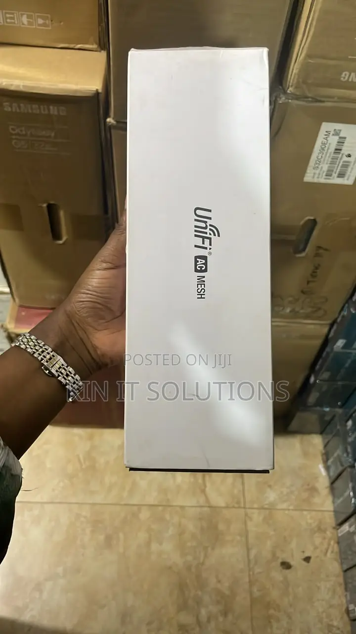 Ubiquiti UniFi AC Mesh (UAP-AC-M) Indoor/Outdoor Access Poin