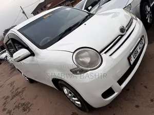 Toyota Sienta 2006 White
