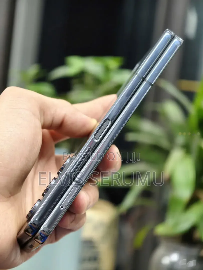 New Samsung Galaxy Fold 512 GB Black