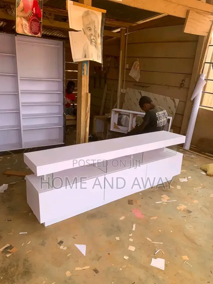 TV Stands/Ordinary TV Stands in Any Colour 580,000/- With Delivery