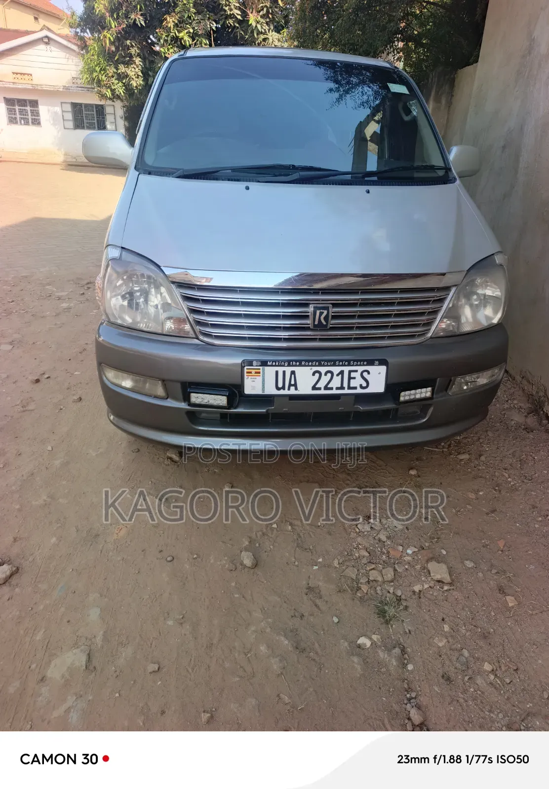 Toyota Regius 1998 Silver