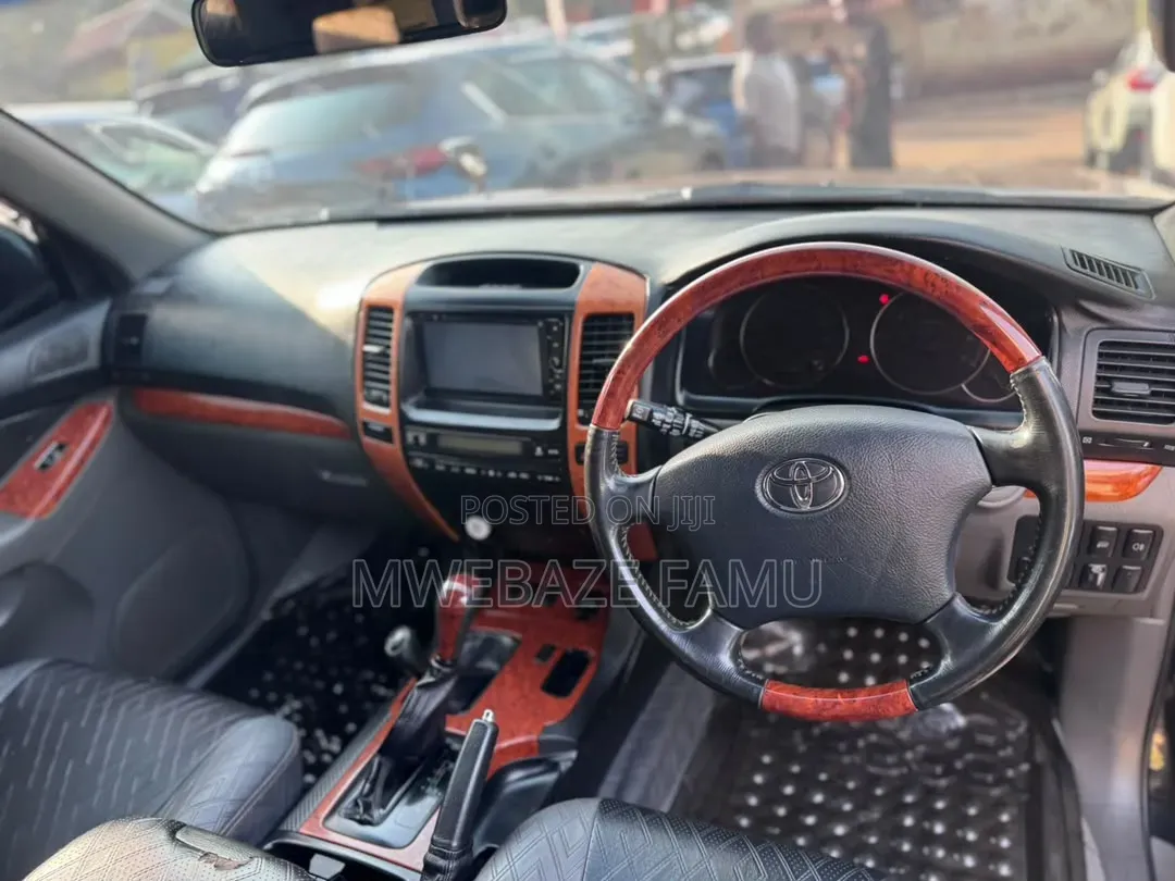 Toyota Land Cruiser Prado 2009 Black