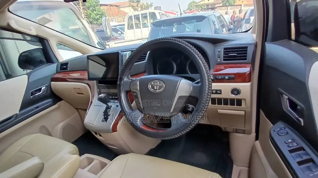 Toyota Alphard 2012 Gray
