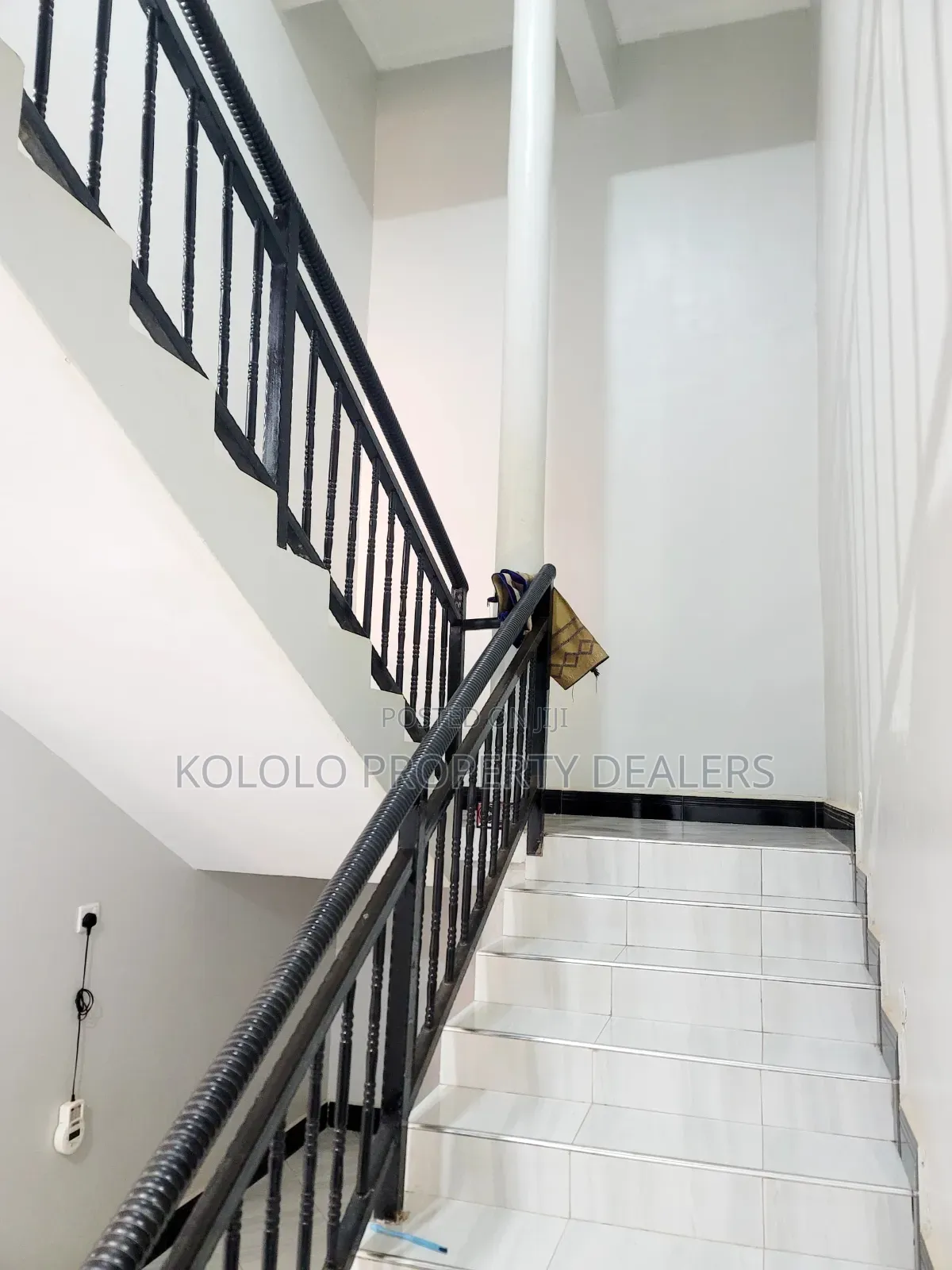 4bdrm Duplex in Kitende, Central Division for sale