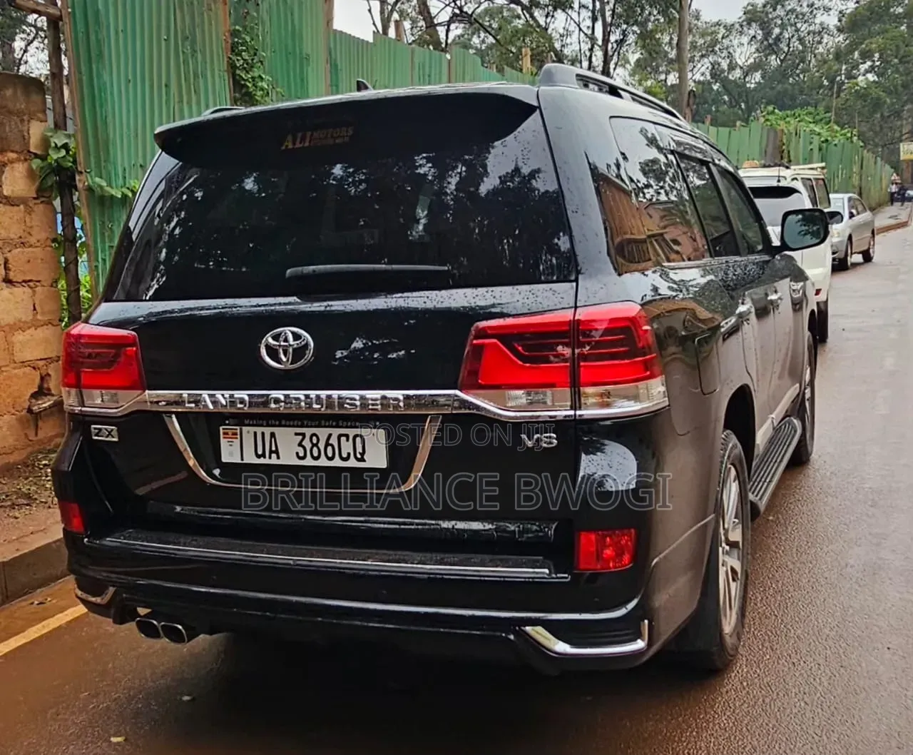Toyota Land Cruiser V8 for Hire With Driver