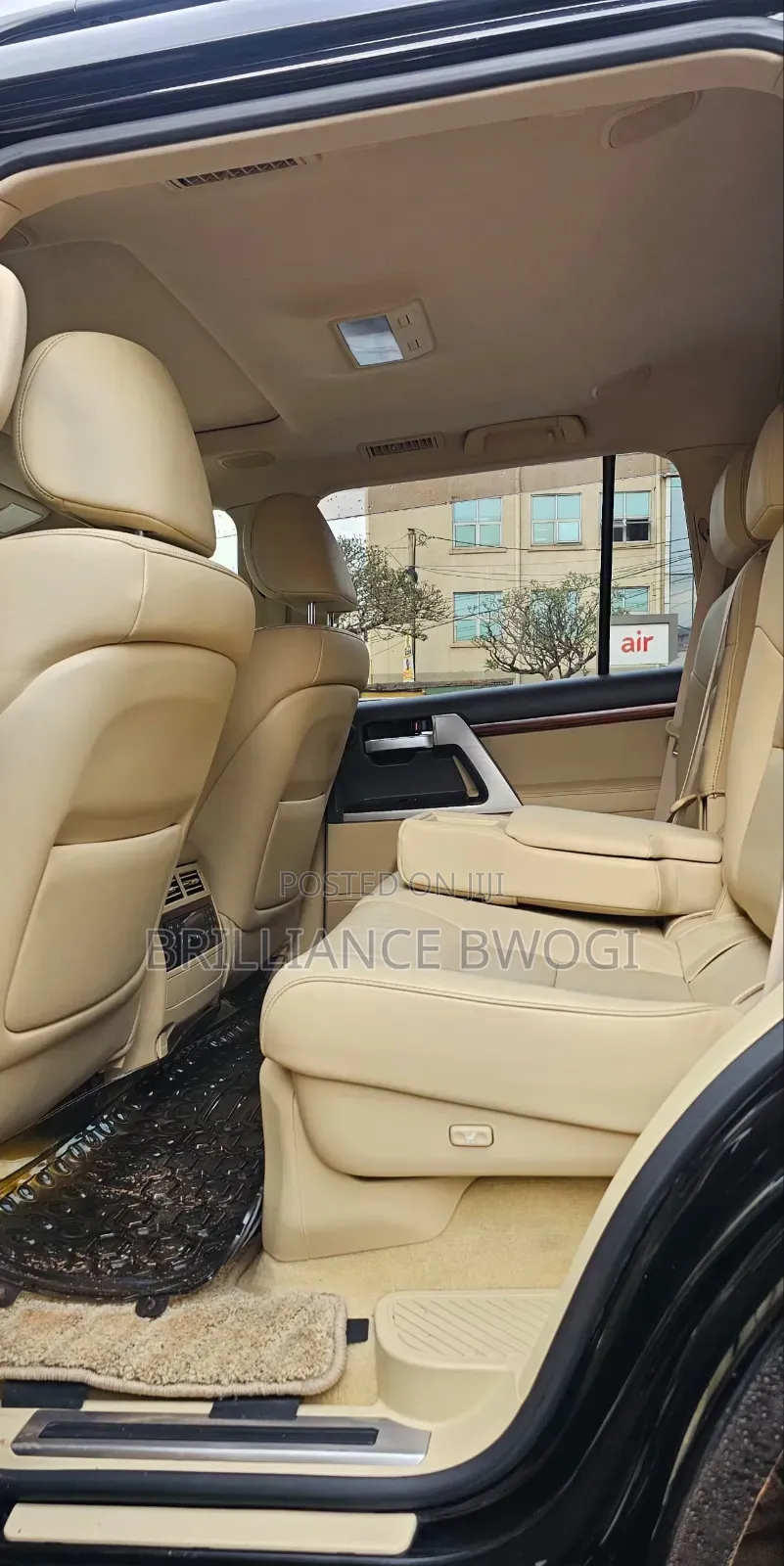 Toyota Land Cruiser V8 for Hire With Driver