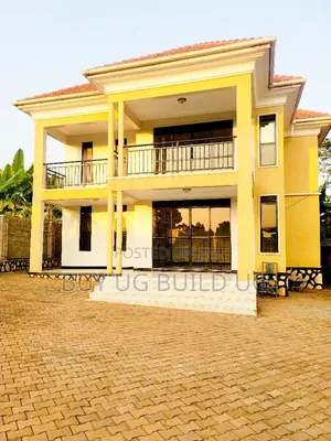 4bdrm Duplex in Kitende Entebe Road, Division B for sale