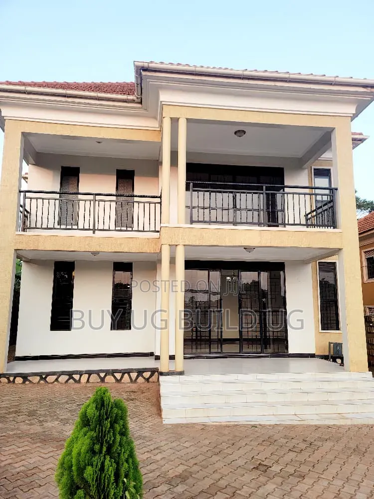 4bdrm Duplex in Kitende Entebe Road, Division B for sale