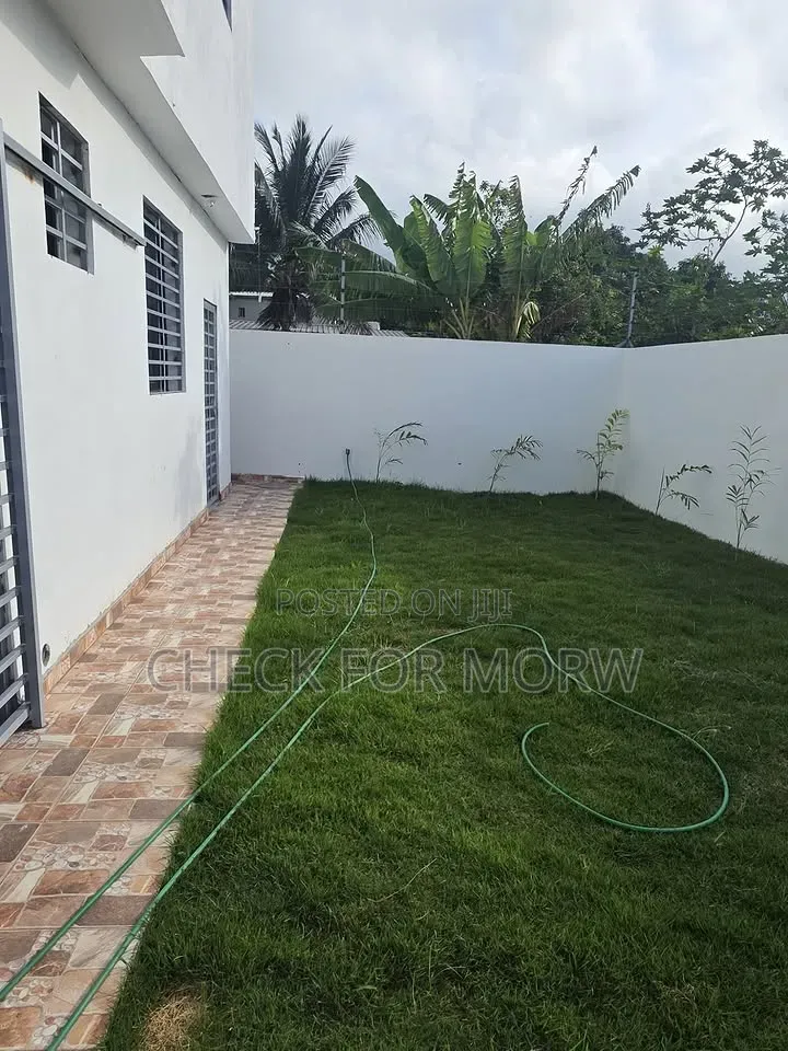 5bdrm Duplex in Alright, Central Division for rent