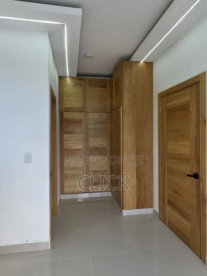 5bdrm Duplex in Alright, Central Division for rent