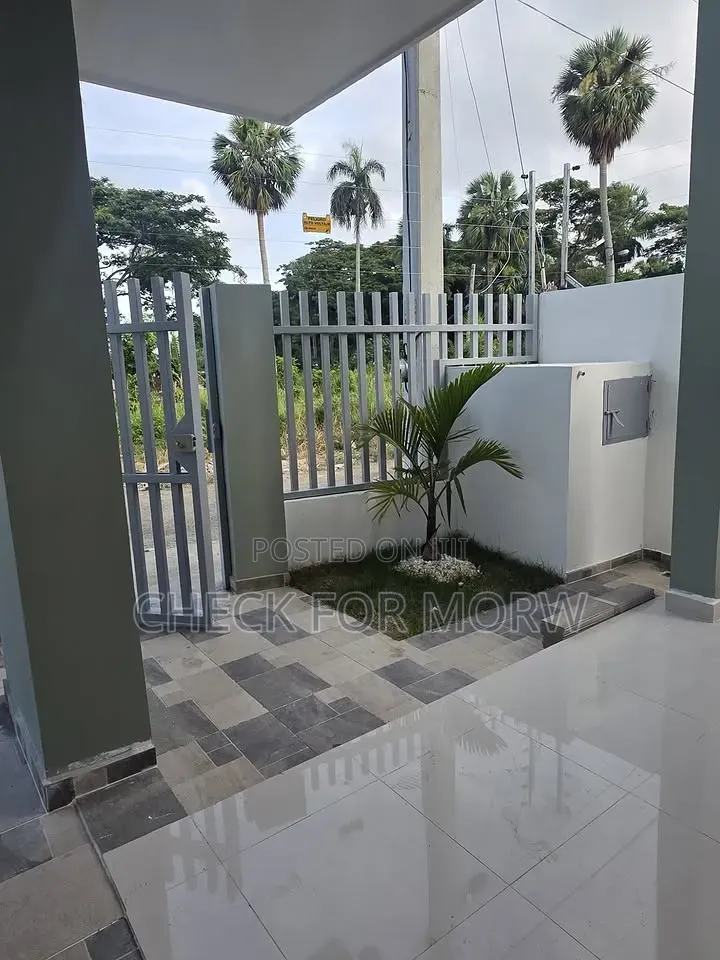 5bdrm Duplex in Alright, Central Division for rent