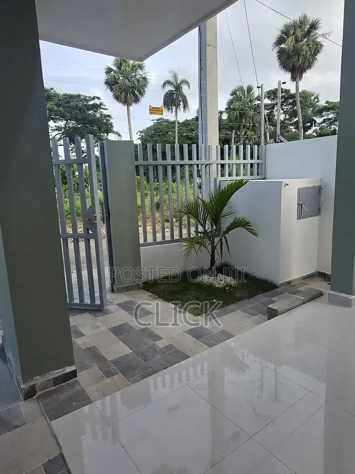 5bdrm Duplex in Alright, Central Division for rent