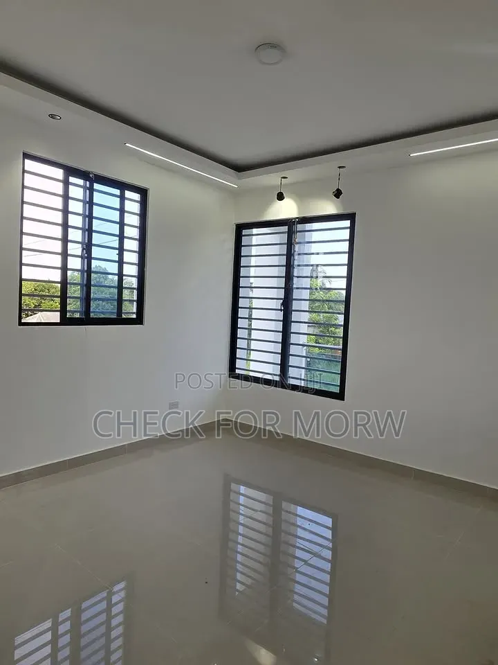 5bdrm Duplex in Alright, Central Division for rent