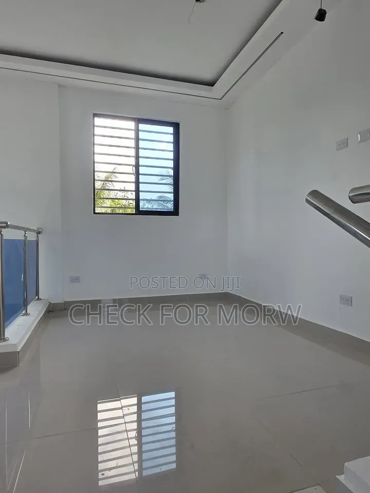 5bdrm Duplex in Alright, Central Division for rent