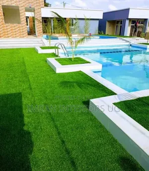 Compound Grass Carpets in Dark Green