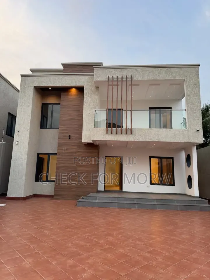 5bdrm Duplex in Akright, Central Division for rent