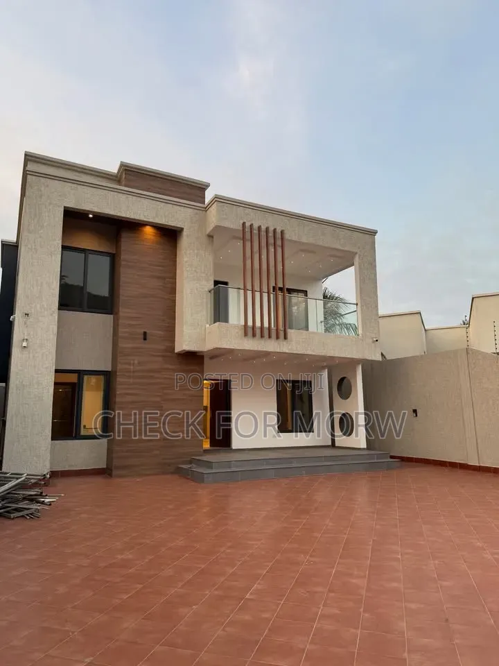 5bdrm Duplex in Akright, Central Division for rent