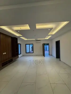 5bdrm Duplex in Akright, Central Division for rent