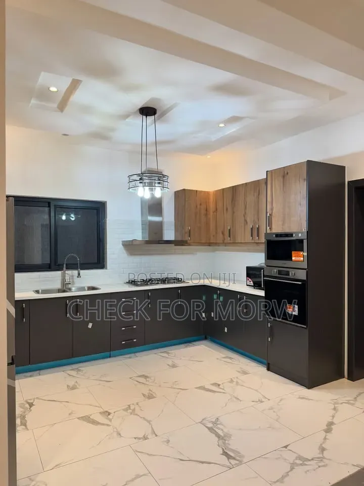 5bdrm Duplex in Akright, Central Division for rent