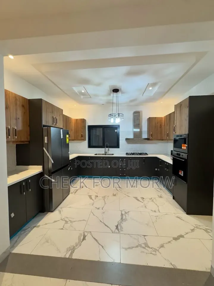 5bdrm Duplex in Akright, Central Division for rent