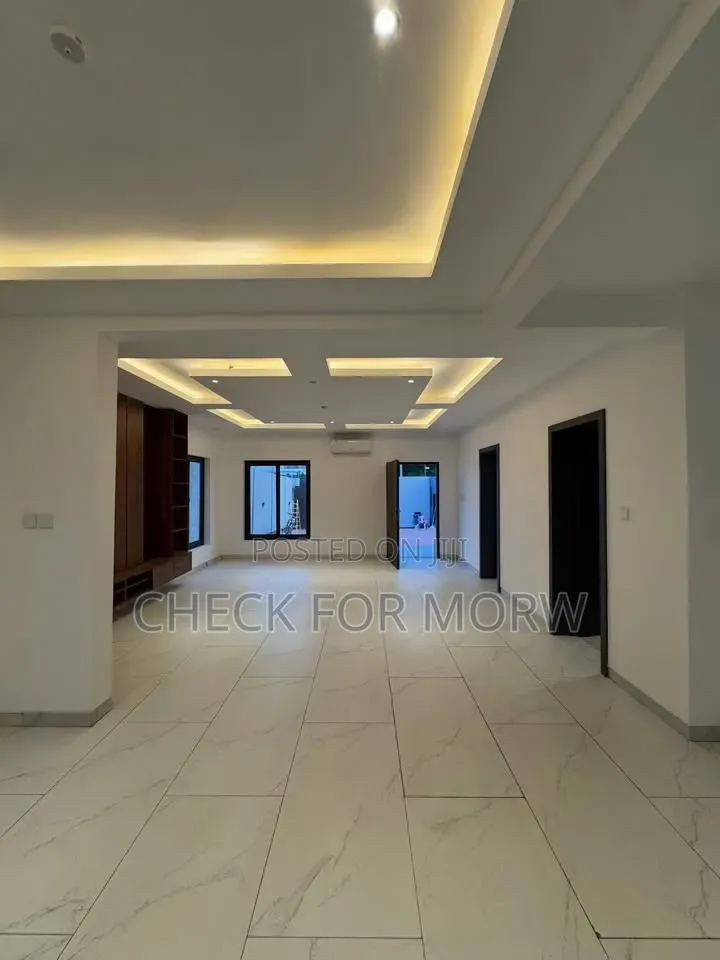 5bdrm Duplex in Akright, Central Division for rent