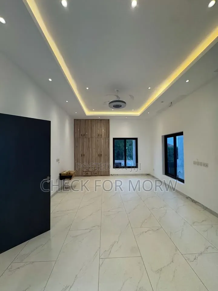 5bdrm Duplex in Akright, Central Division for rent