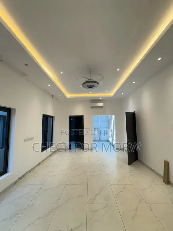 5bdrm Duplex in Akright, Central Division for rent