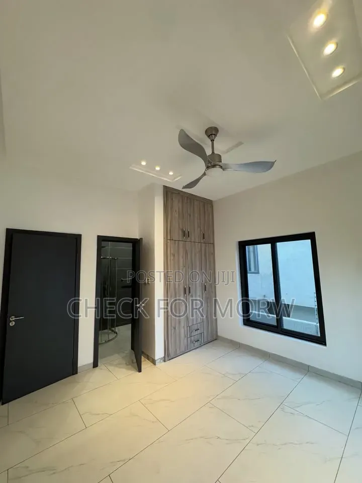 5bdrm Duplex in Akright, Central Division for rent