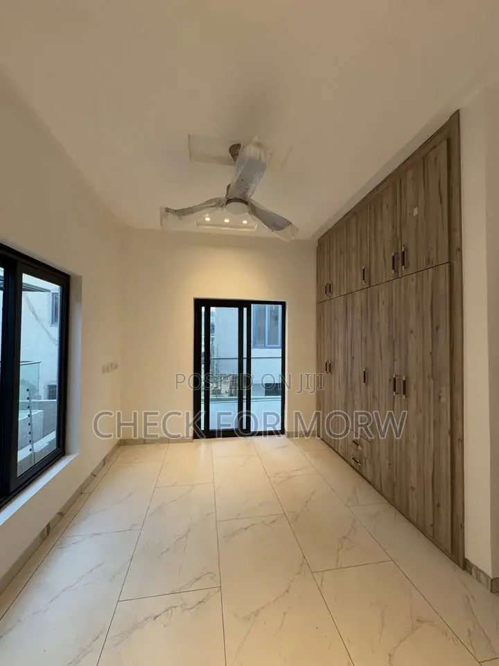 5bdrm Duplex in Akright, Central Division for rent