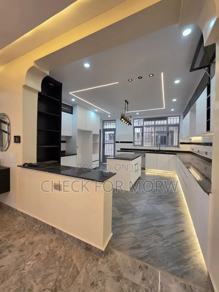 6bdrm Duplex in Kira, Central Division for sale