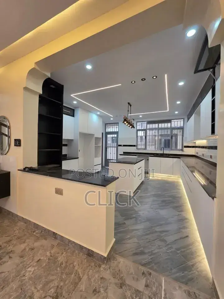 6bdrm Duplex in Kira, Central Division for sale