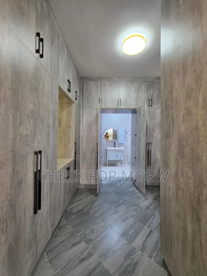 6bdrm Duplex in Kira, Central Division for sale