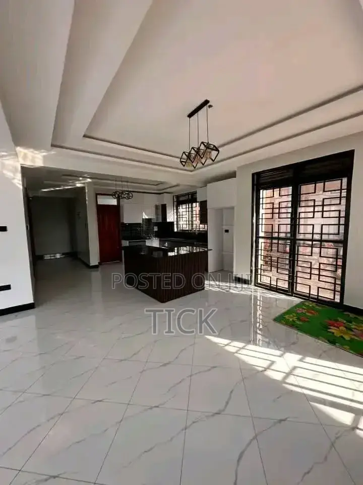 5bdrm Duplex in Bugolobi, Central Division for rent