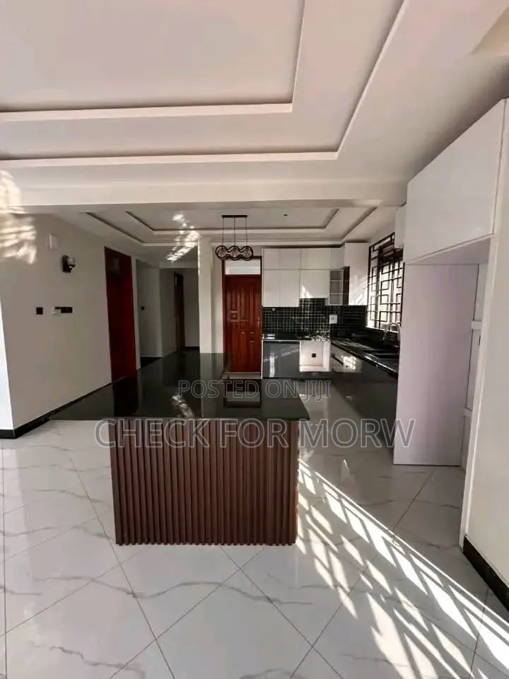 5bdrm Duplex in Bugolobi, Central Division for rent