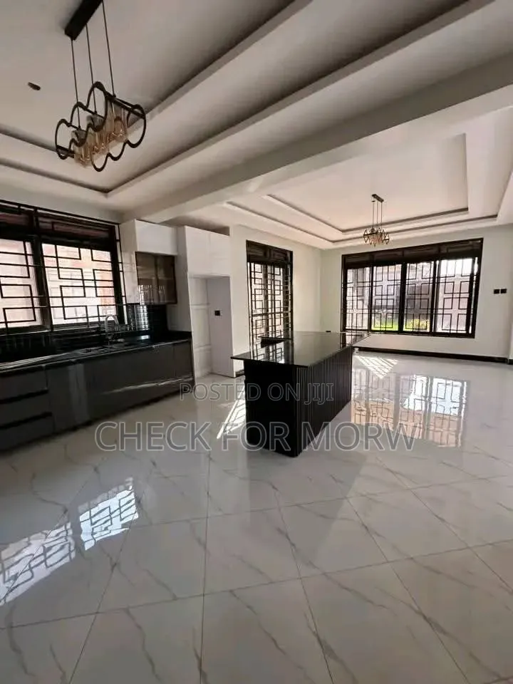 5bdrm Duplex in Bugolobi, Central Division for rent