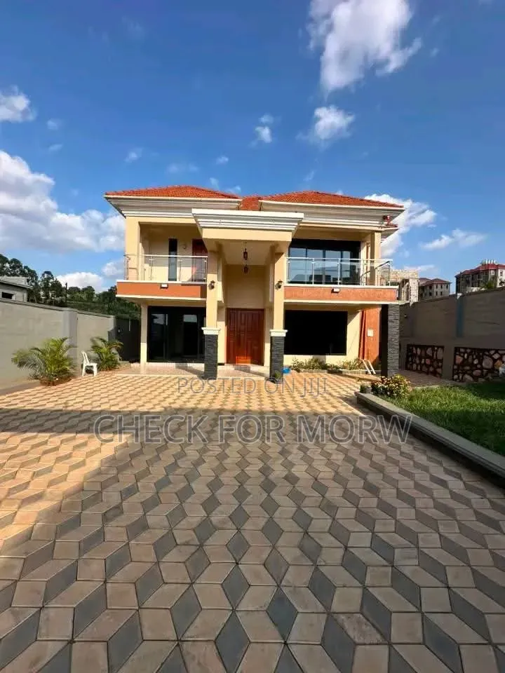 5bdrm Duplex in Bugolobi, Central Division for rent