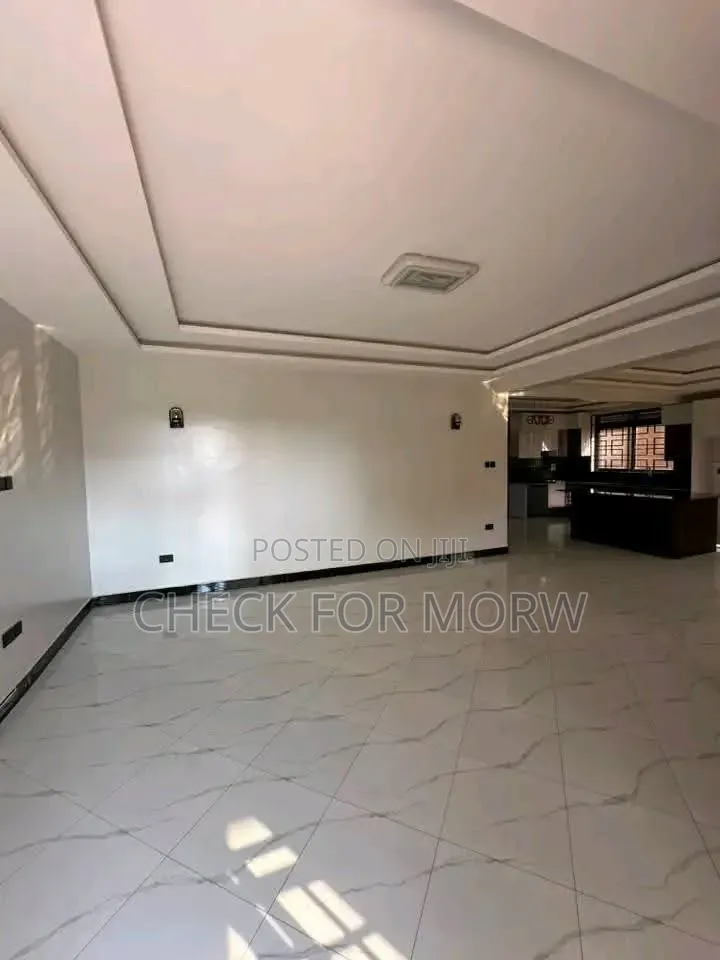 5bdrm Duplex in Bugolobi, Central Division for rent