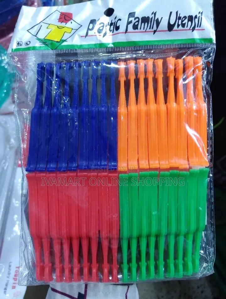 Plastic Cloth Pegs
