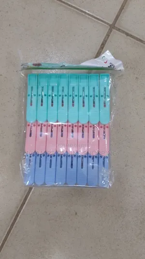 Plastic Cloth Pegs