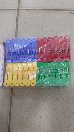 Plastic Cloth Pegs