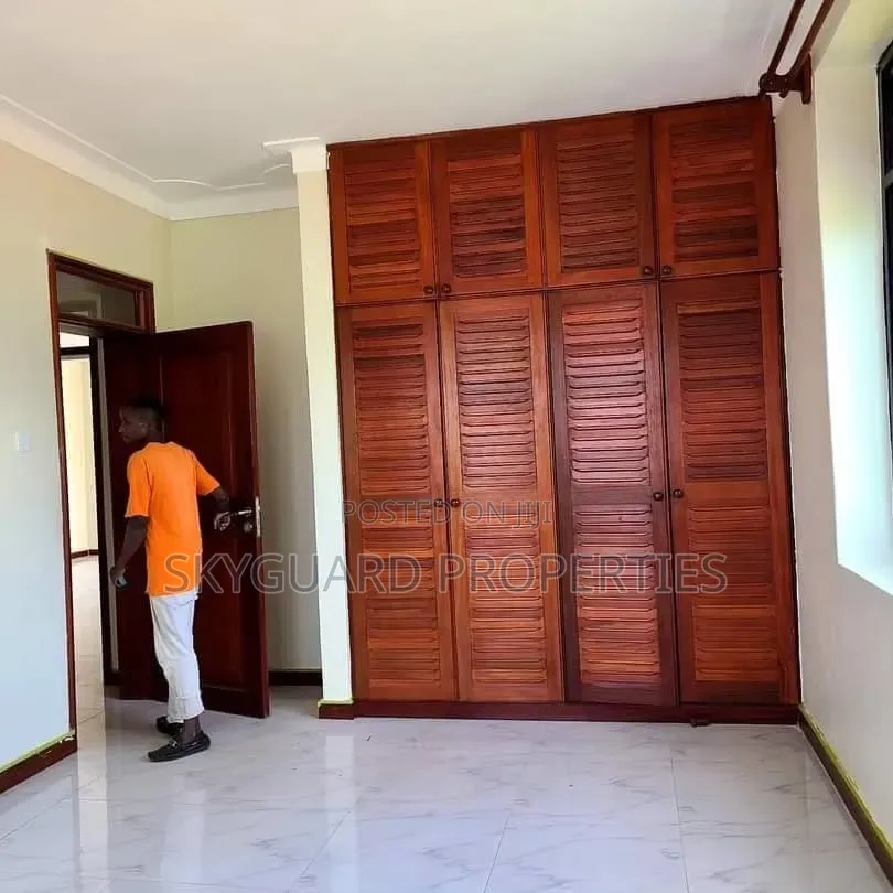 3bdrm Apartment in Bugolobi, Central Division for rent
