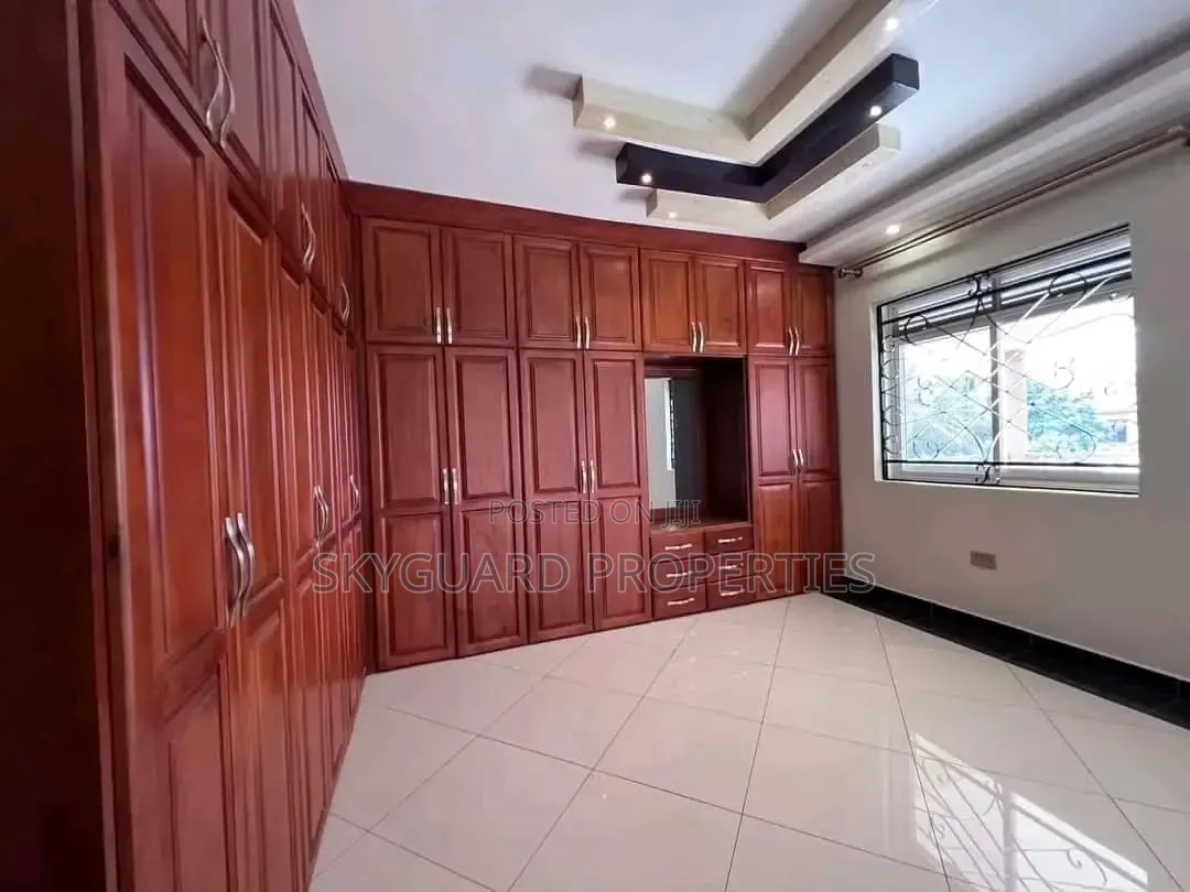 5bdrm Apartment in Bunga, Central Division for rent