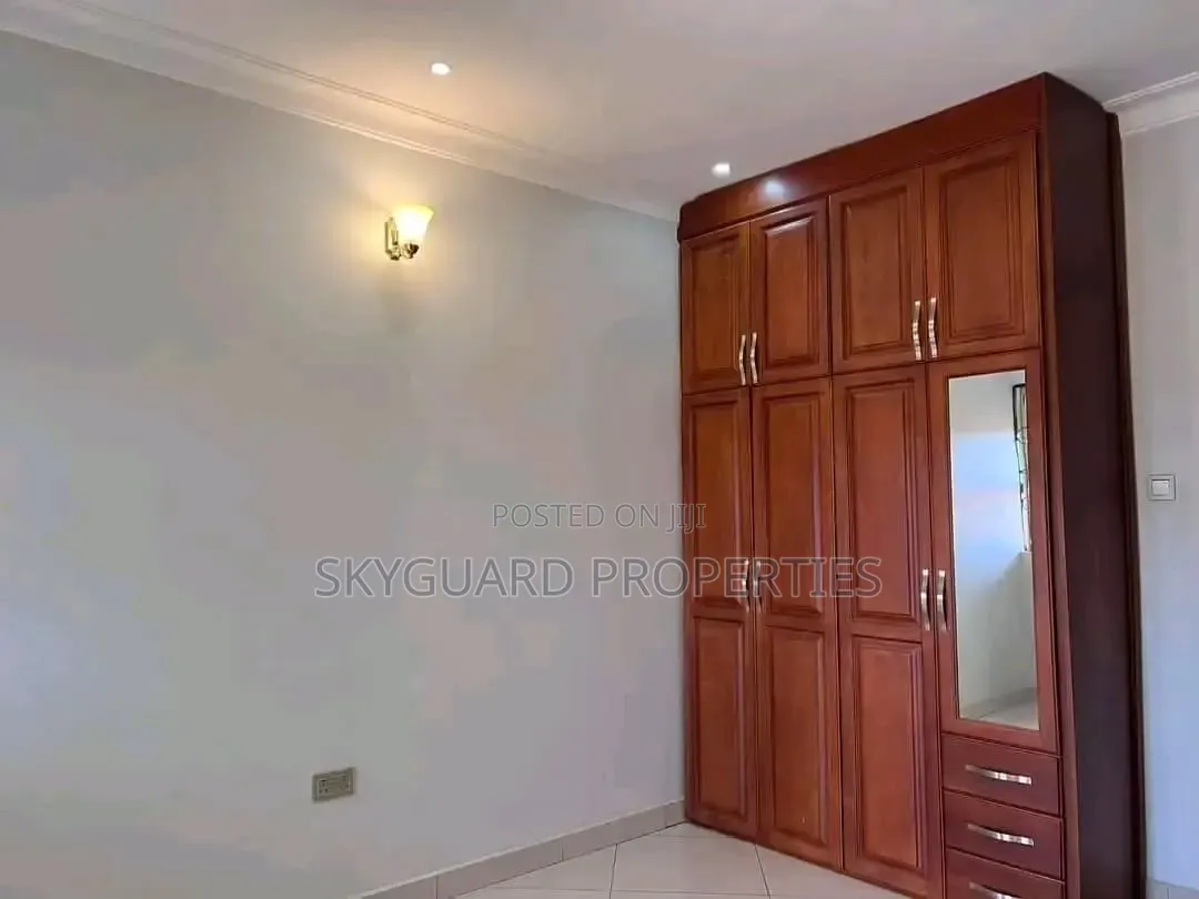 5bdrm Apartment in Bunga, Central Division for rent