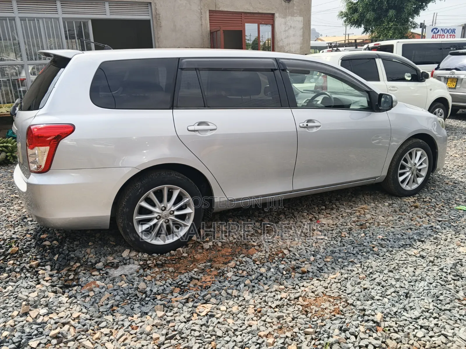 Toyota Corolla Fielder 2011 Silver